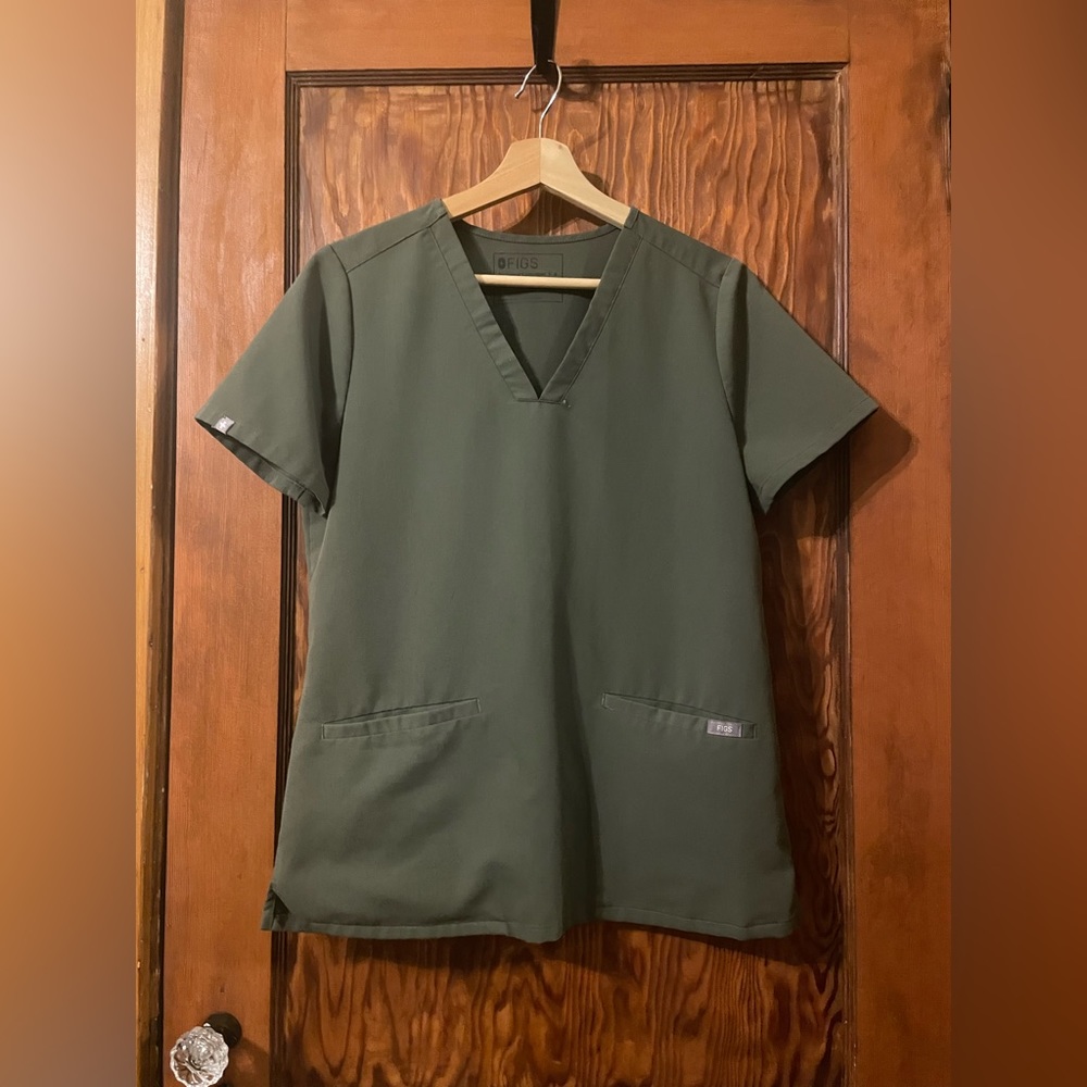 FIGS Casma Scrub Top in Moss Size Small